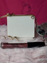 Load image into Gallery viewer, Spicy Plum Lip Shine Round shiny BLK w/Sponge
