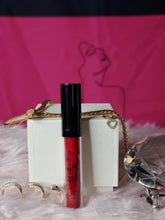 Load image into Gallery viewer, Vamp- Lip Shine- round shiny BLK w/Sponge