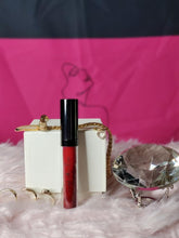 Load image into Gallery viewer, Devoted-  Liquid Matte Lips w/Sponge
