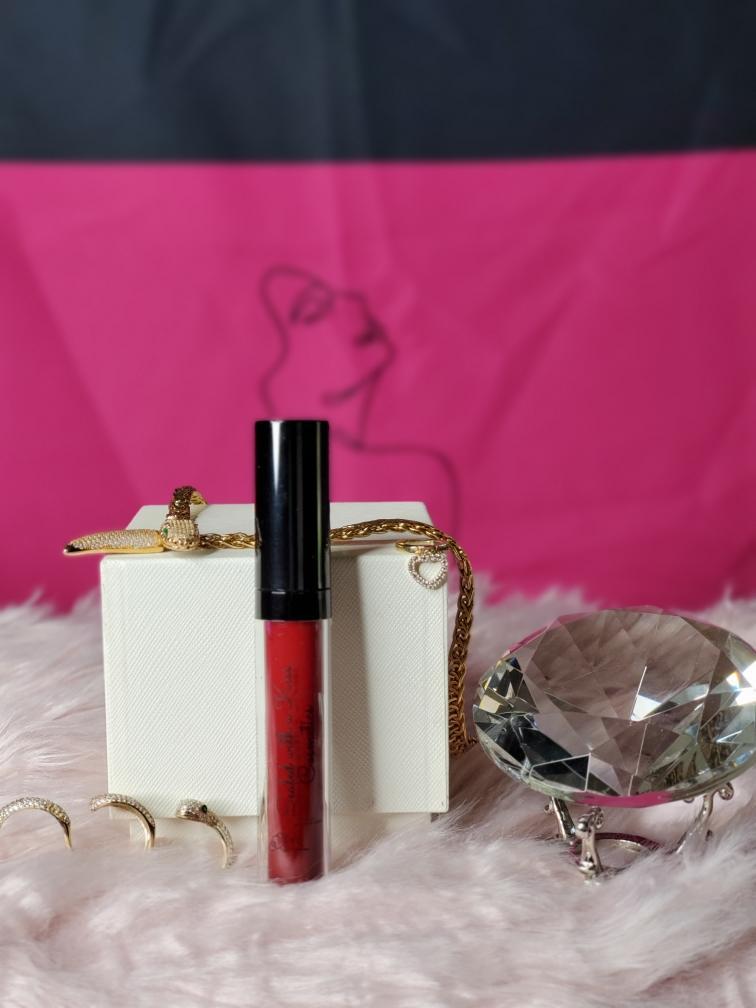 Devoted-  Liquid Matte Lips w/Sponge