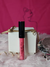 Load image into Gallery viewer, Doll Face- Liquid Matte Lips w/ Sponge
