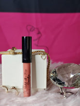 Load image into Gallery viewer, Just Peachy- Liquid Matte Lips w/ Sponge
