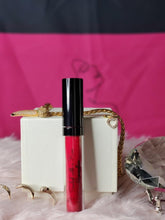 Load image into Gallery viewer, Lady in Red Liquid Matte Lips w/ Sponge
