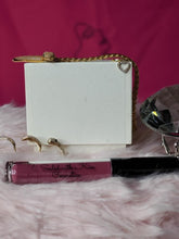 Load image into Gallery viewer, Vain - Liquid Matte Lips w/Sponge
