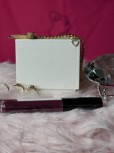 Load image into Gallery viewer, Vixen-  Liquid Matte Lips w/Sponge
